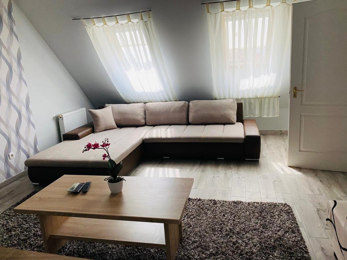 Tamara Apartman Lägenhet Hajdúszoboszló Exteriör bild